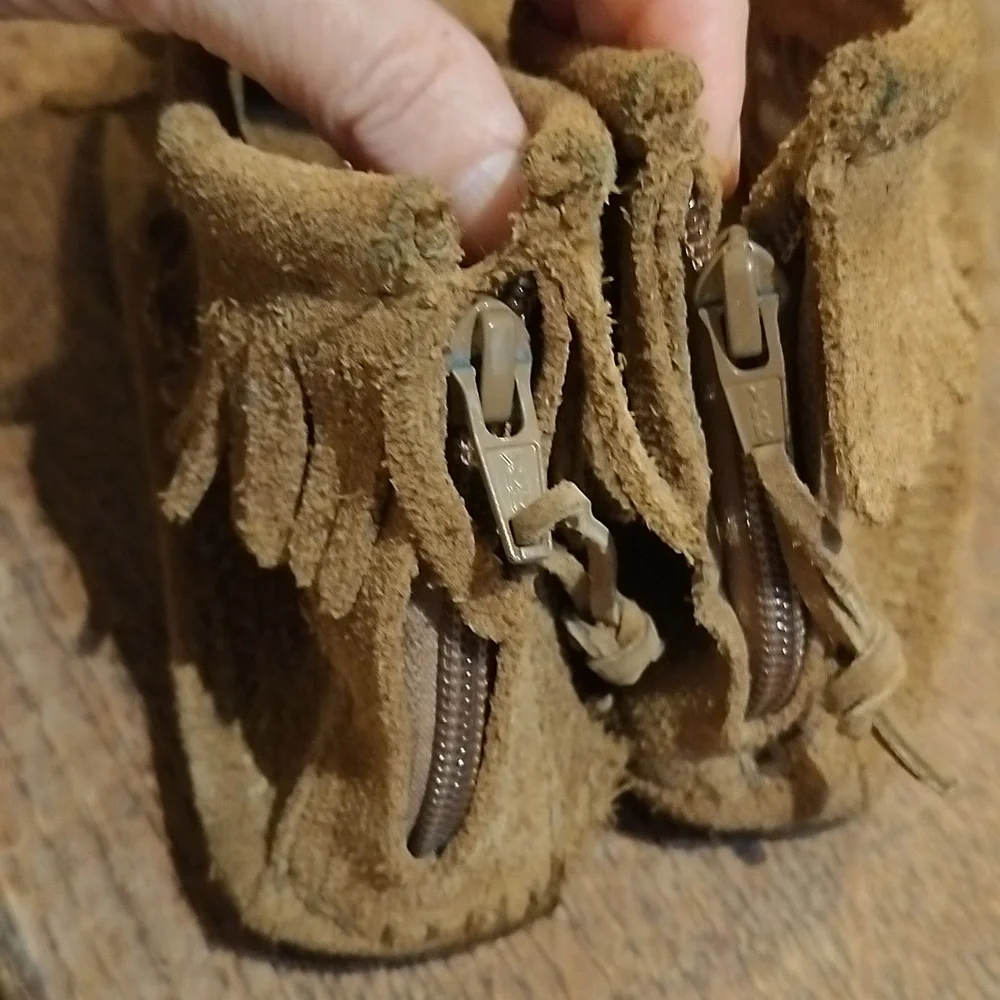 Minnetonka Moccasins Size 7.  316GW3 - Picture 6 of 7